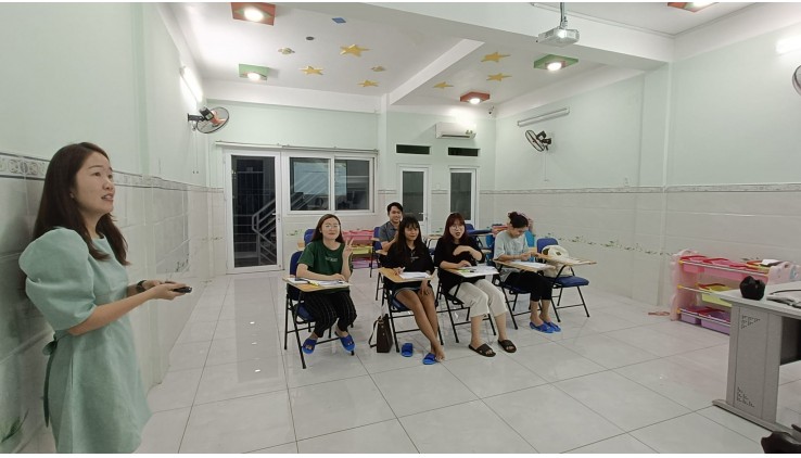 Một căn duy nhất làm trung tâm dạy học - Nhà mặt tiền Nguyễn Thị Đặng - dưới 20,5 tỷ